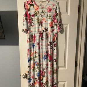 Maxi dress floral print with pockets